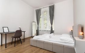 Kollataja - 2 Bedroom Old Town Apartment - By Upstairs